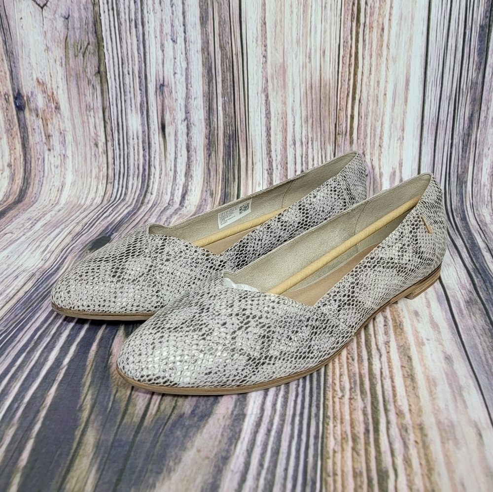 TOMS Julie Cobblestone Snake Embossed Suede Flats New Size 12